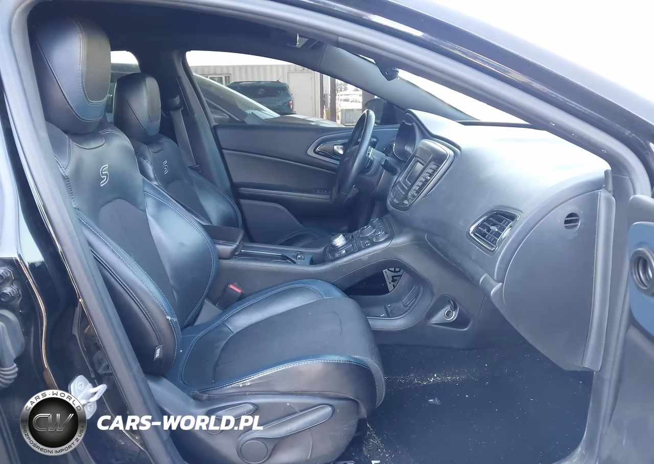 2015 Chrysler 200 S VIN:1C3CCCBB2FN596944 - 5
