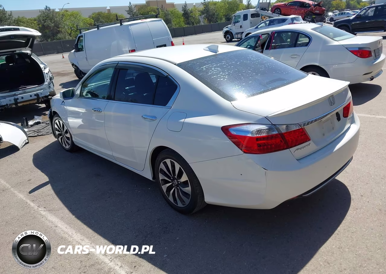 2015 Honda Accord Hybrid Ex-L VIN:1HGCR6F57FA001384 - 3