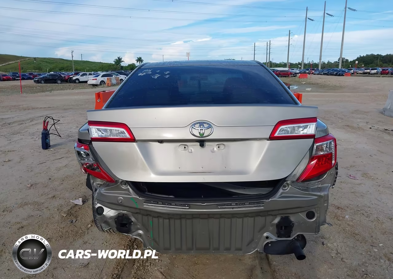 2014 Toyota Camry Le VIN:4T1BF1FK7EU370959 - 17
