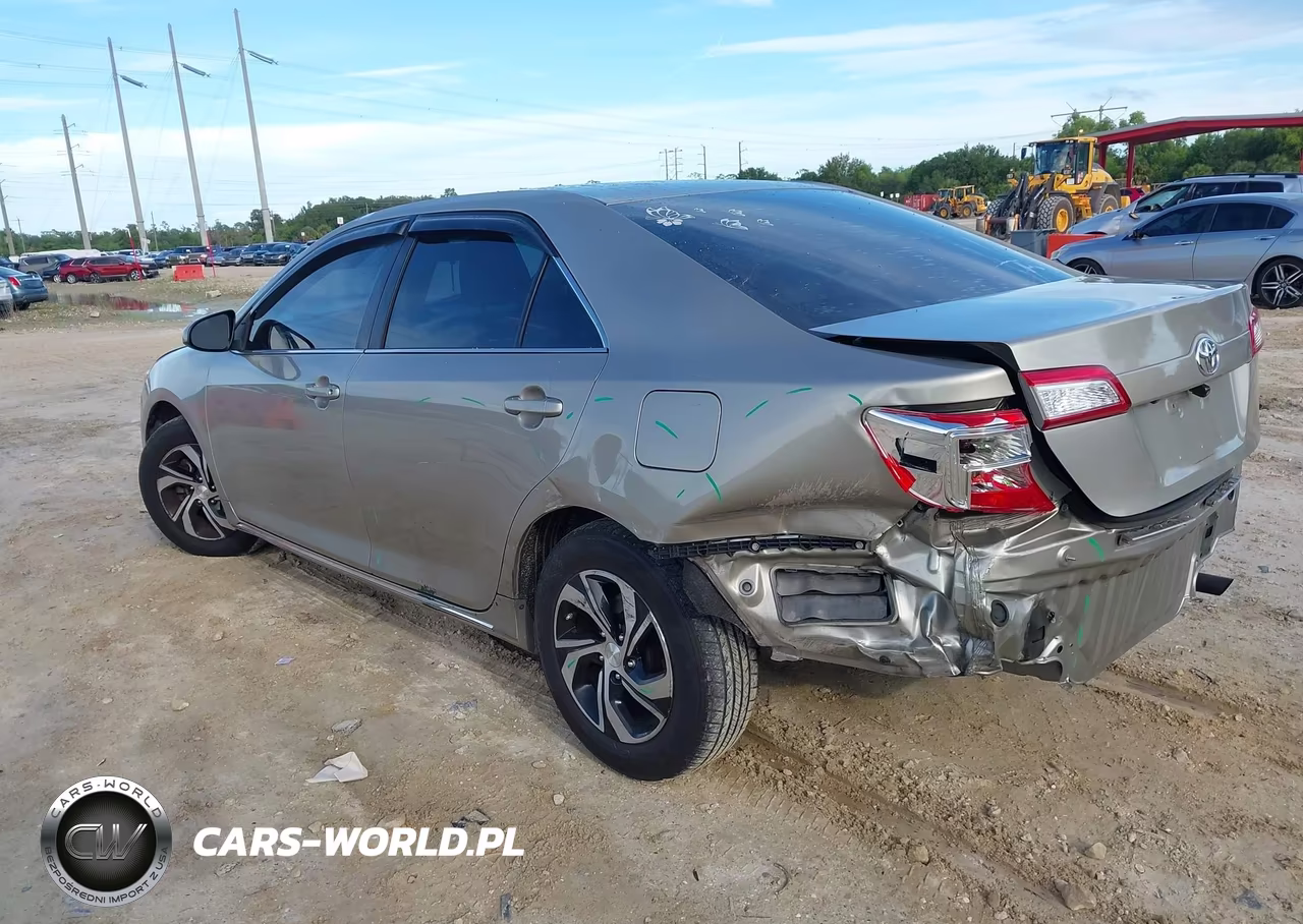 2014 Toyota Camry Le VIN:4T1BF1FK7EU370959 - 3