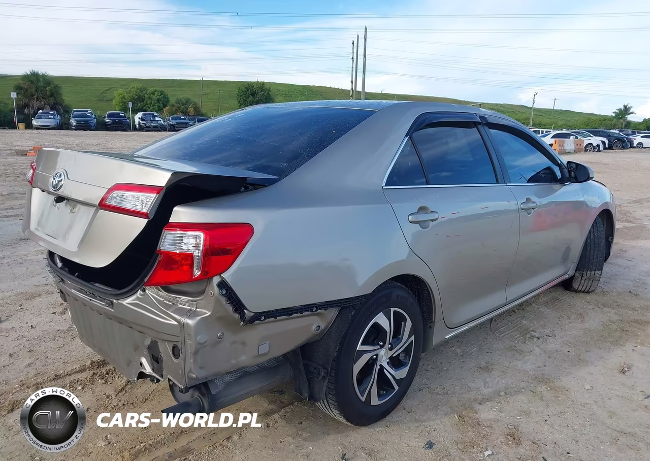 2014 Toyota Camry Le VIN:4T1BF1FK7EU370959 - 4