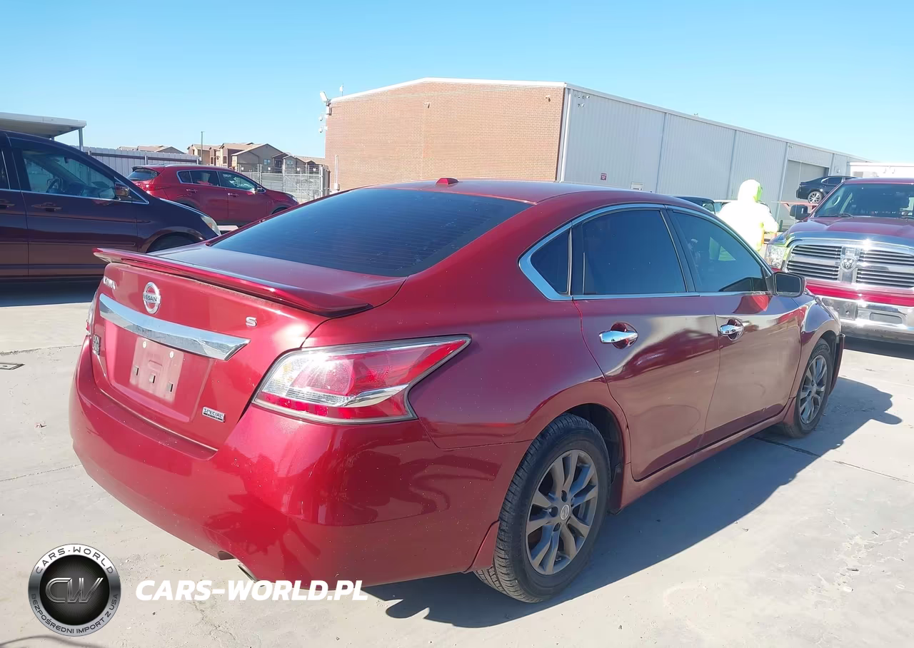 2015 Nissan Altima 2.5 S VIN:1N4AL3AP3FC472991 - 4