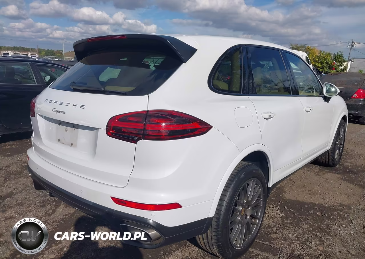 2017 Porsche Cayenne Platinum Edition VIN:WP1AA2A28HKA83561 - 4