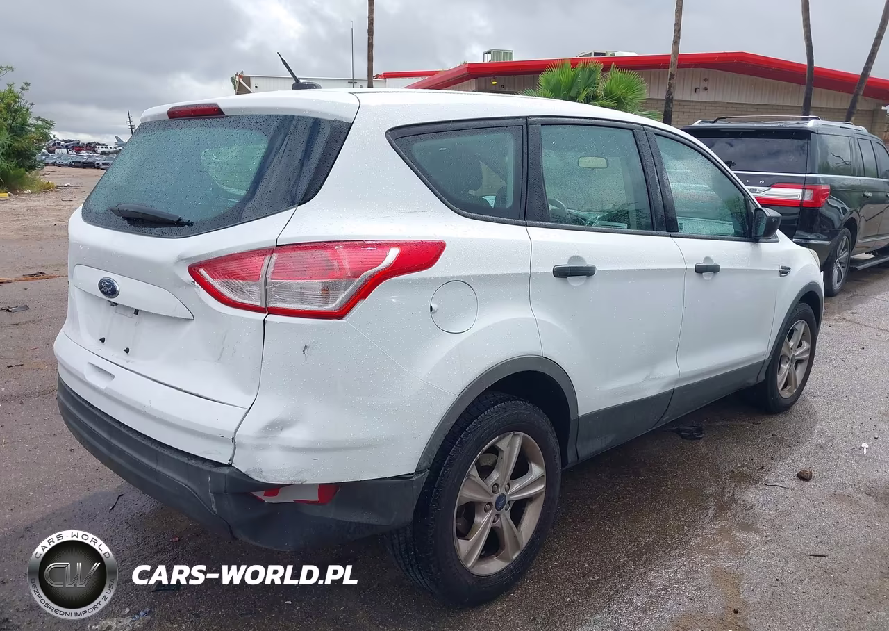 2015 Ford Escape S VIN:1FMCU0F7XFUA58071 - 4