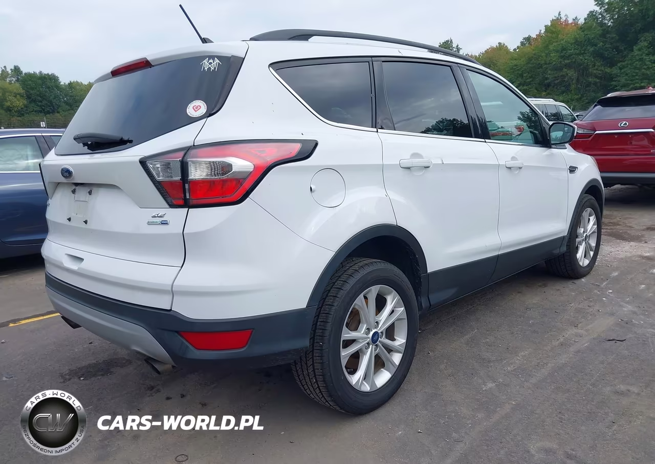 2018 Ford Escape Se VIN:1FMCU9GD6JUA15199 - 4