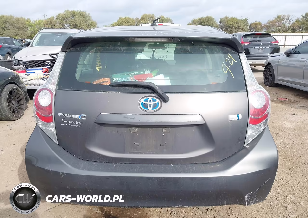 2013 Toyota Prius C Two VIN:JTDKDTB35D1545598 - 17
