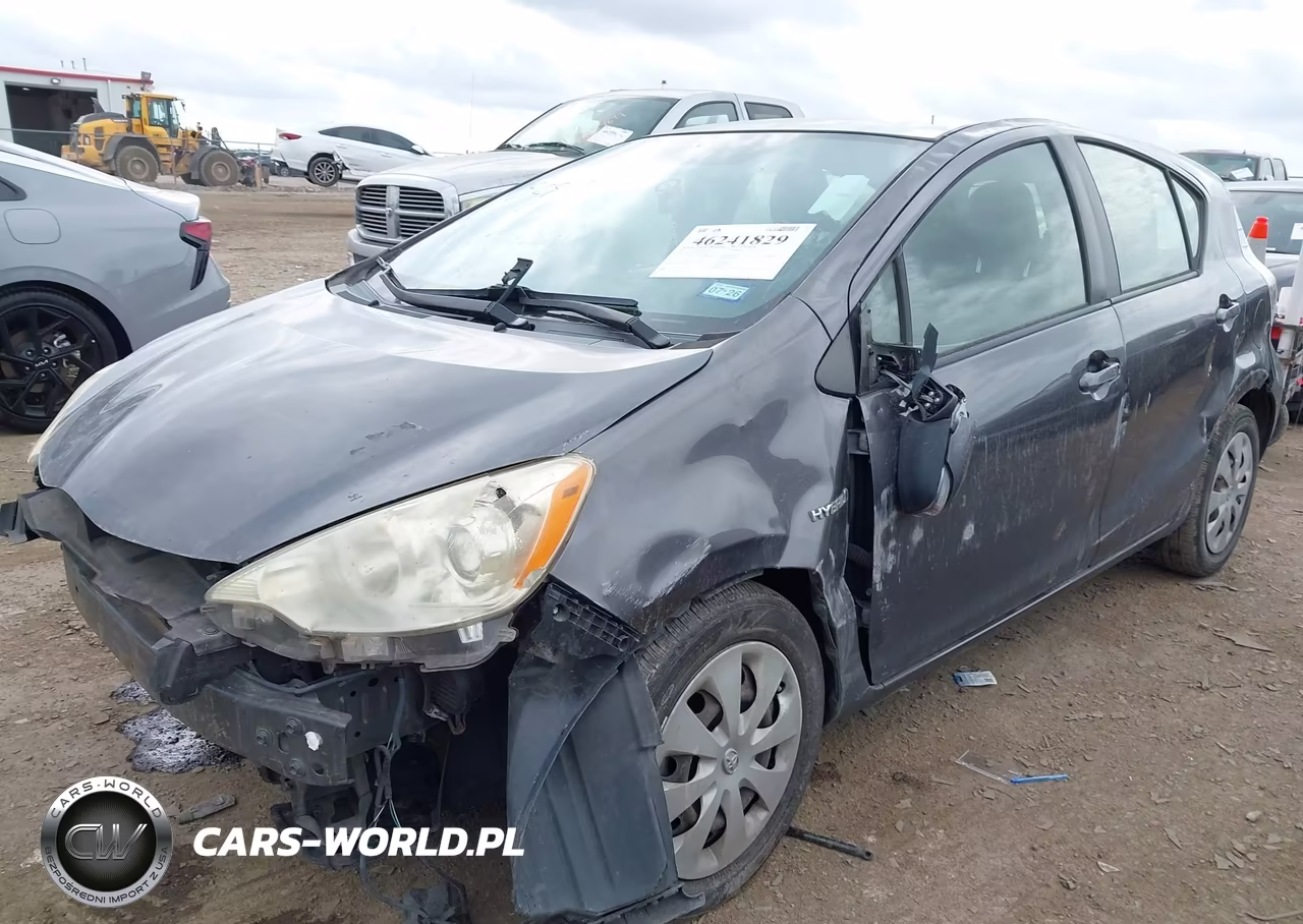 2013 Toyota Prius C Two VIN:JTDKDTB35D1545598 - 19