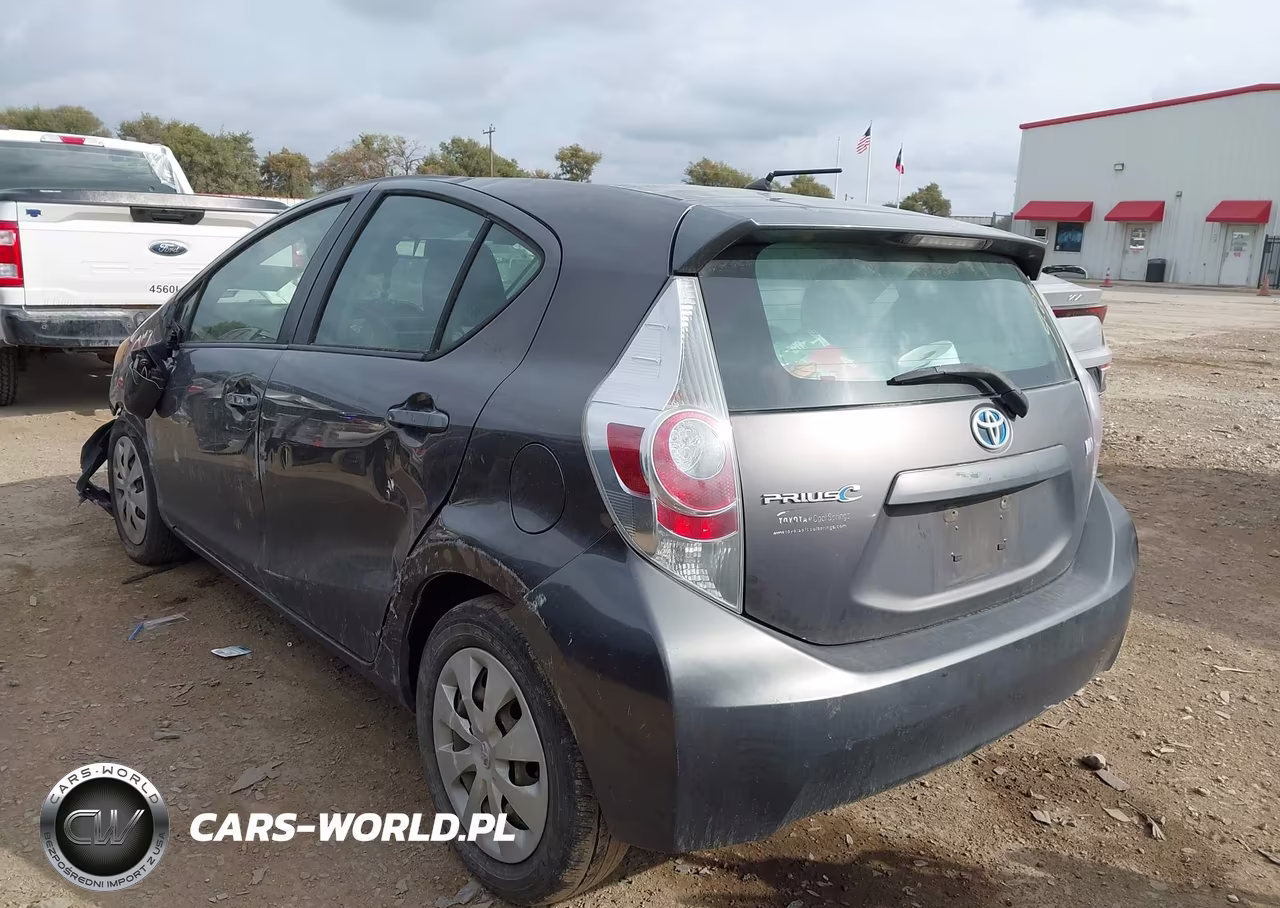 2013 Toyota Prius C Two VIN:JTDKDTB35D1545598 - 3