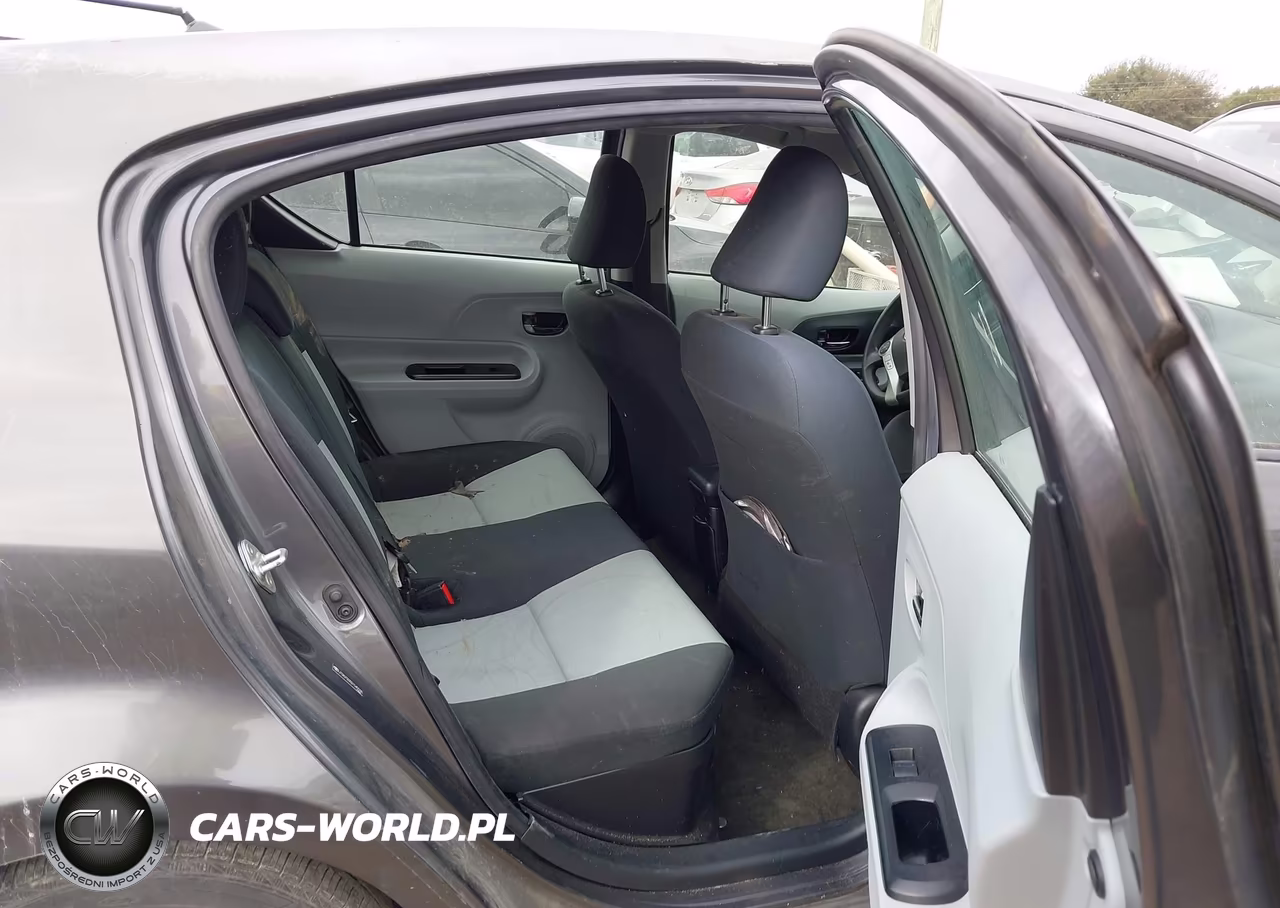 2013 Toyota Prius C Two VIN:JTDKDTB35D1545598 - 8