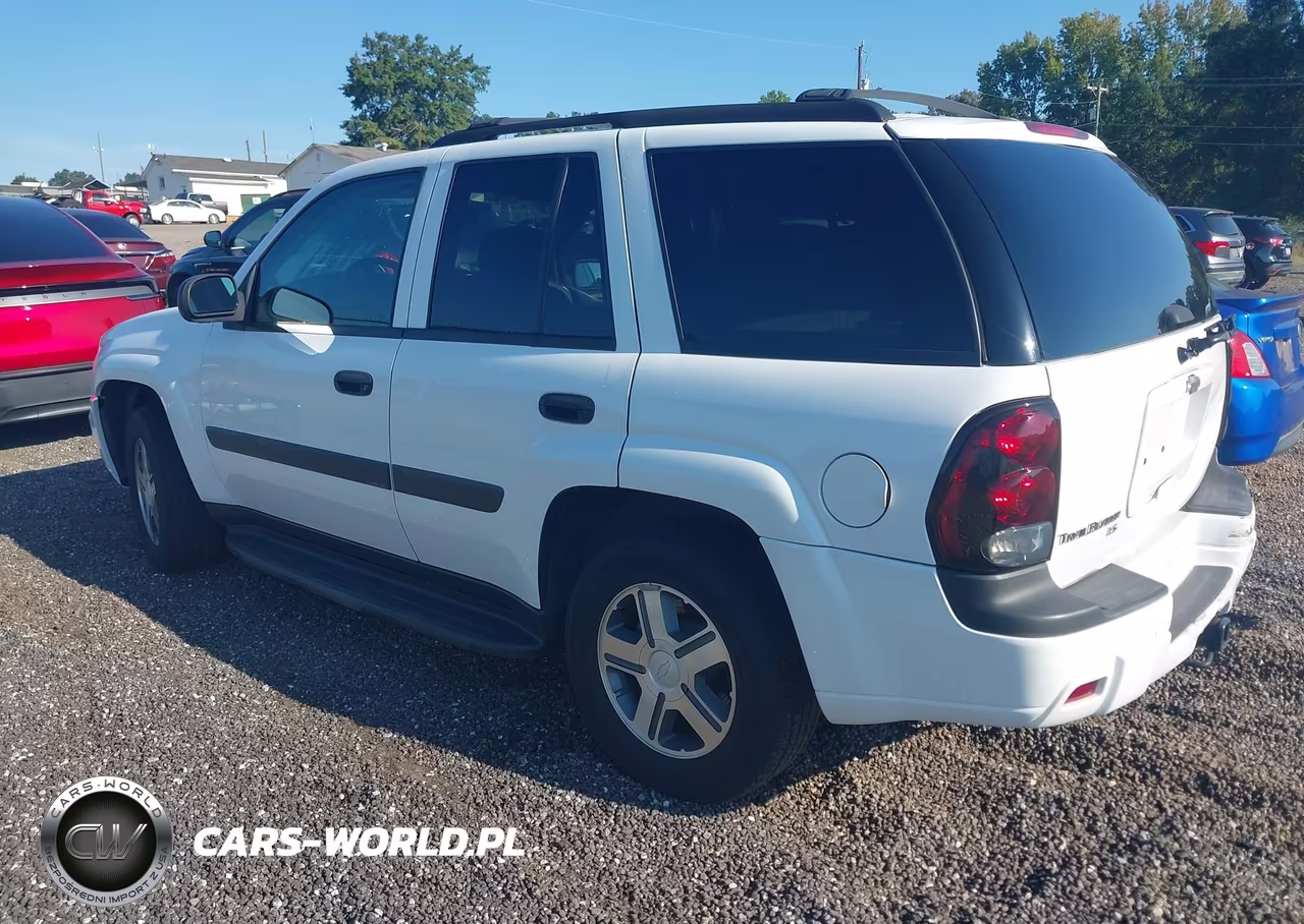 2005 Chevrolet Trailblazer Ls VIN:1GNDS13S052368857 - 3