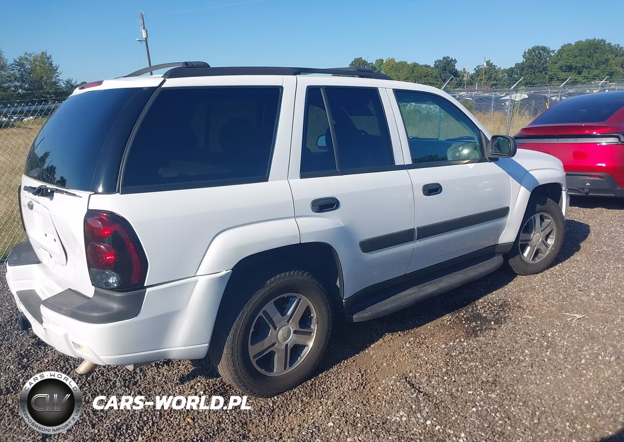 2005 Chevrolet Trailblazer Ls VIN:1GNDS13S052368857 - 4