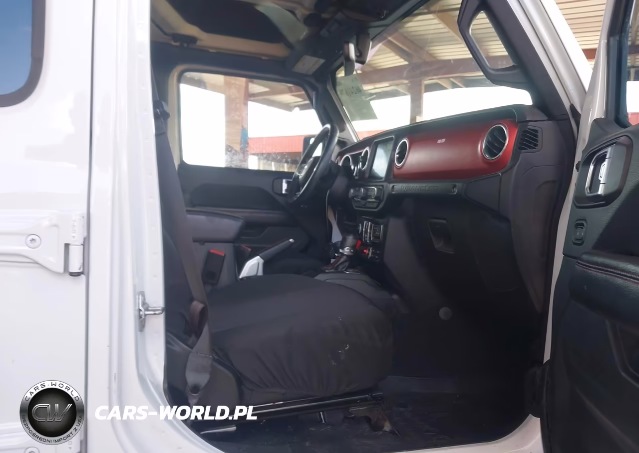 2018 Jeep Wrangler Unlimited Rubicon 4X4 VIN:1C4HJXFG0JW322598 - 5