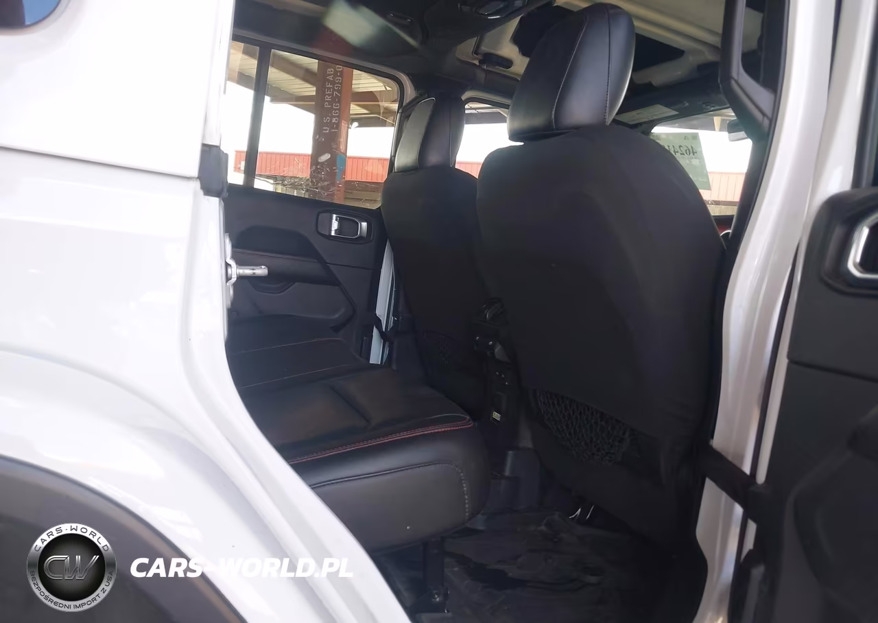 2018 Jeep Wrangler Unlimited Rubicon 4X4 VIN:1C4HJXFG0JW322598 - 8