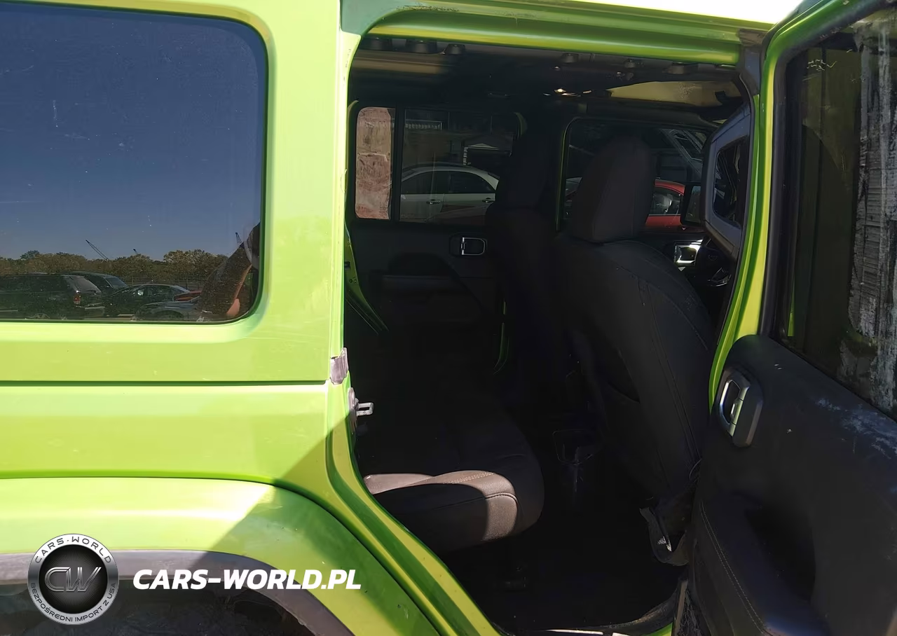 2019 Jeep Wrangler Unlimited Sahara 4X4 VIN:1C4HJXEN2KW524201 - 8