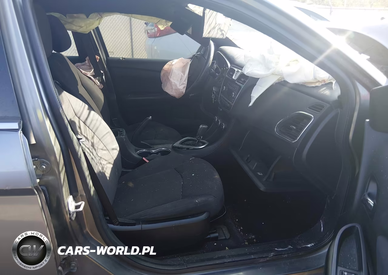 2012 Chrysler 200 Lx VIN:1C3CCBAB9CN282439 - 5