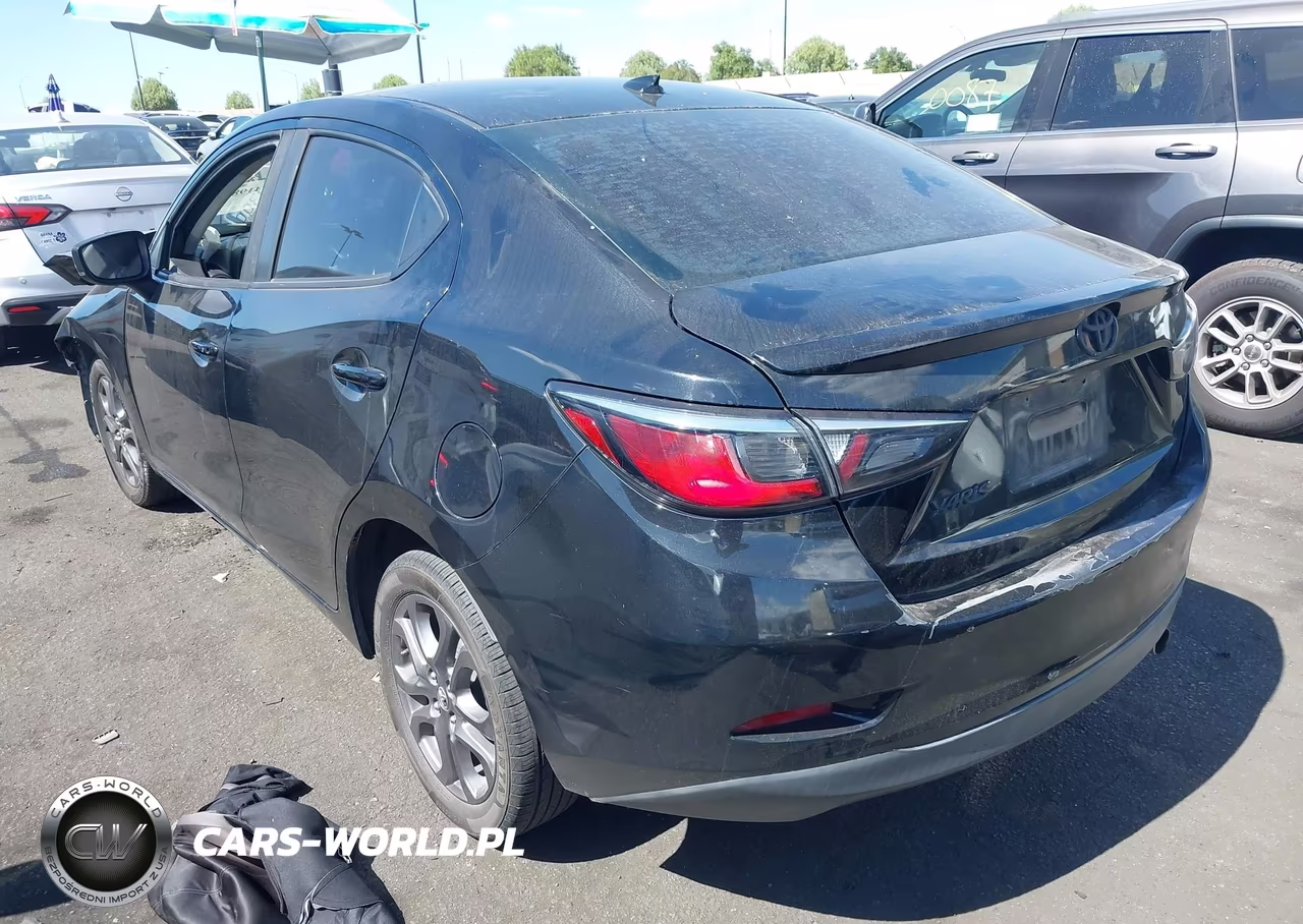 2019 Toyota Yaris Le VIN:3MYDLBYV4KY504727 - 3
