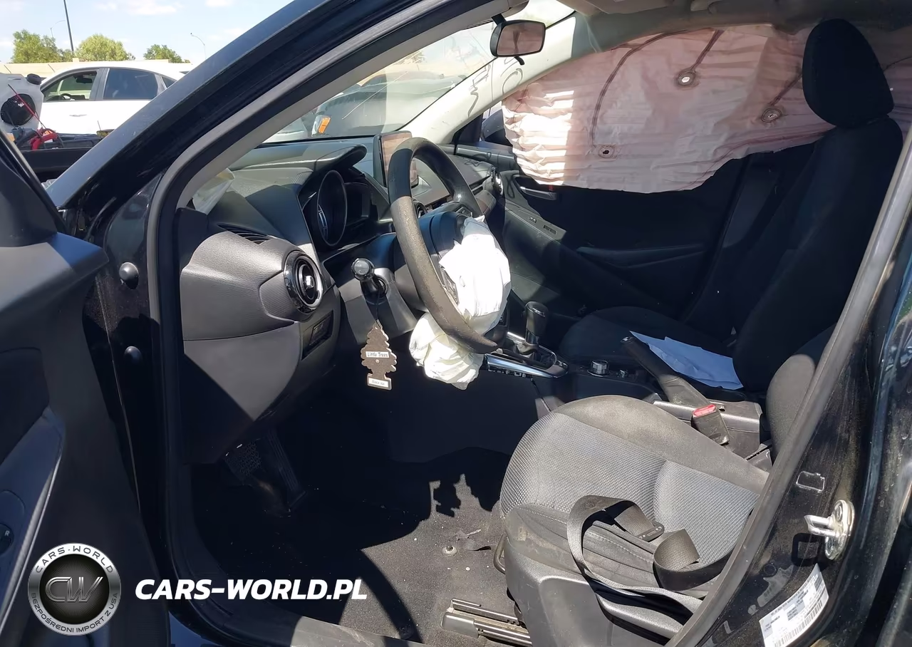2019 Toyota Yaris Le VIN:3MYDLBYV4KY504727 - 5