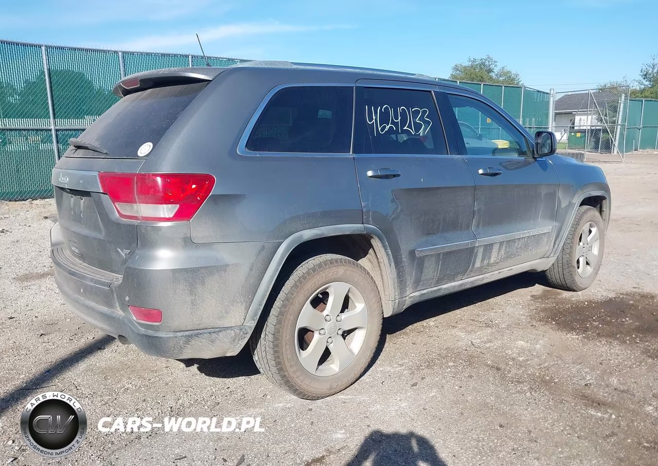 2011 Jeep Grand Cherokee Laredo VIN:1J4RR4GG3BC731489 - 4