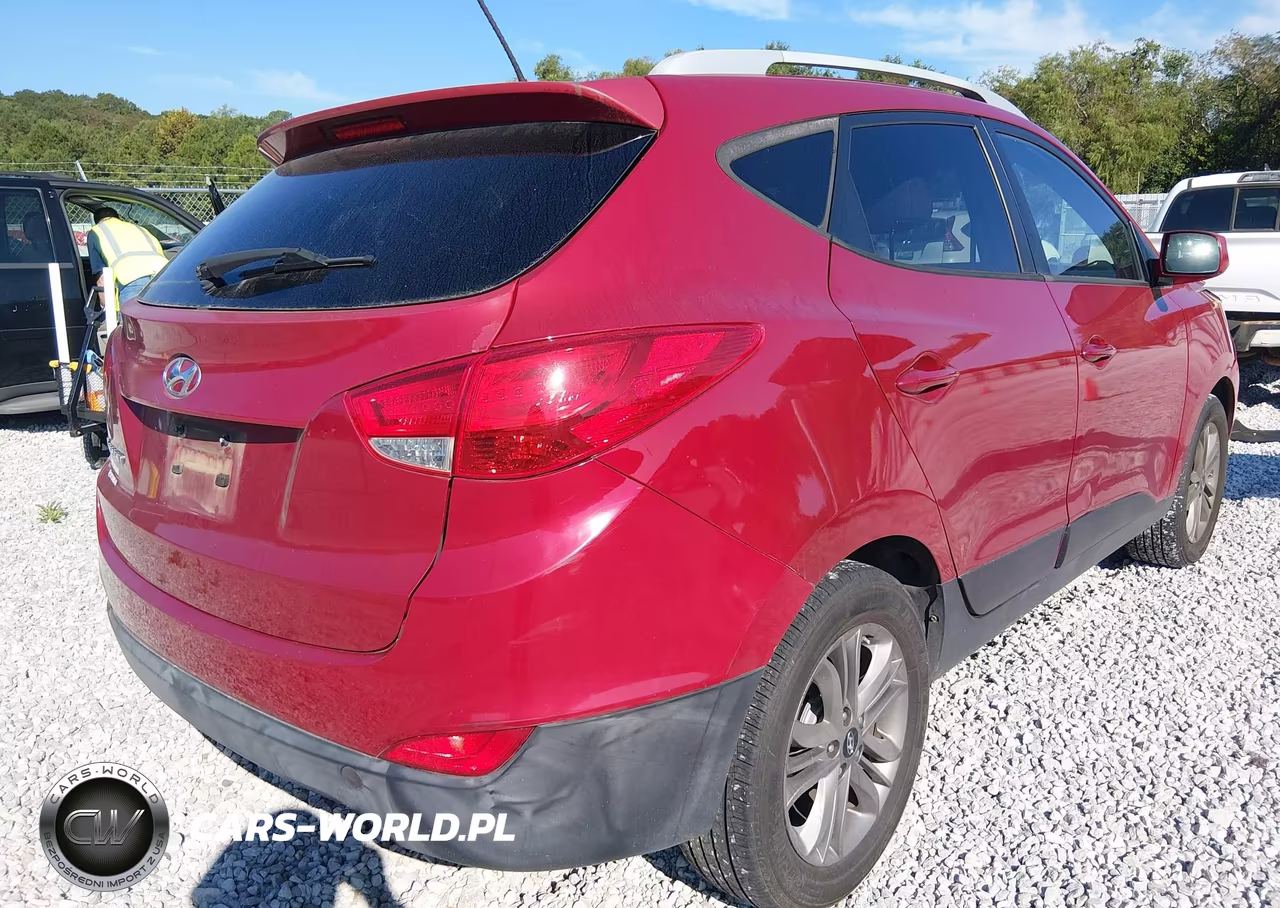 2015 Hyundai Tucson Se VIN:KM8JU3AG0FU011843 - 4