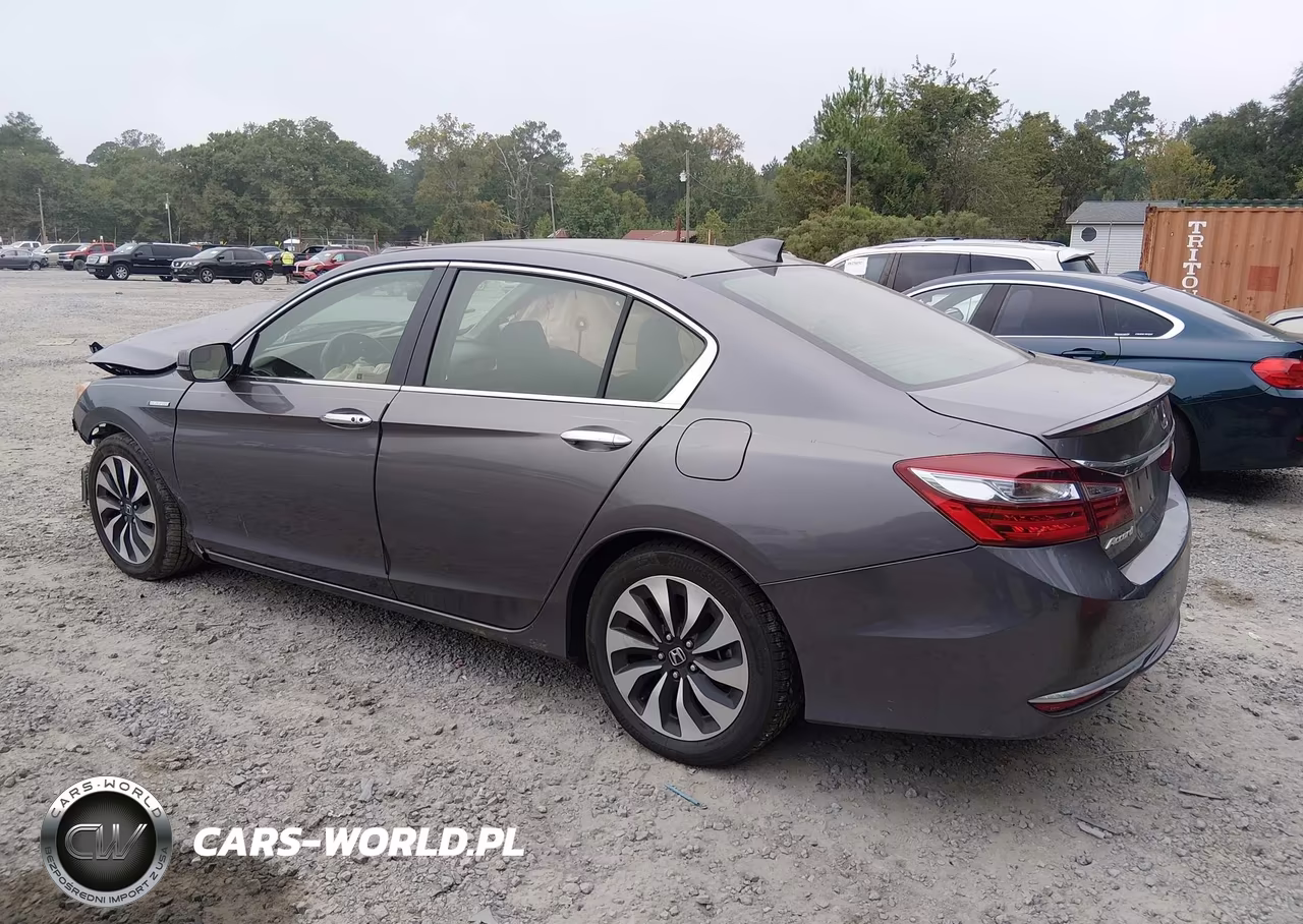2017 Honda Accord Hybrid VIN:JHMCR6F37HC003848 - 3