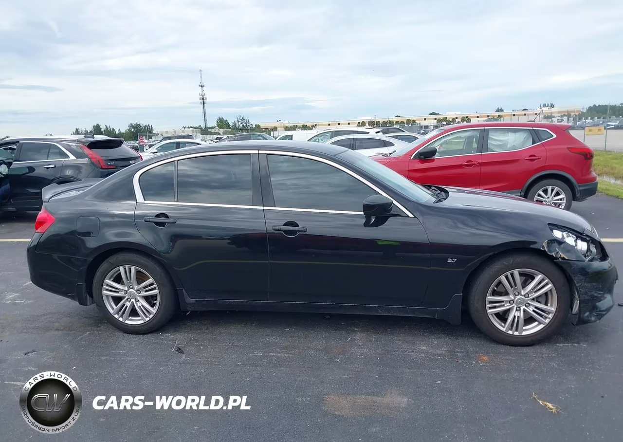 2015 Infiniti Q40 VIN:JN1CV6AP1FM500833 - 13