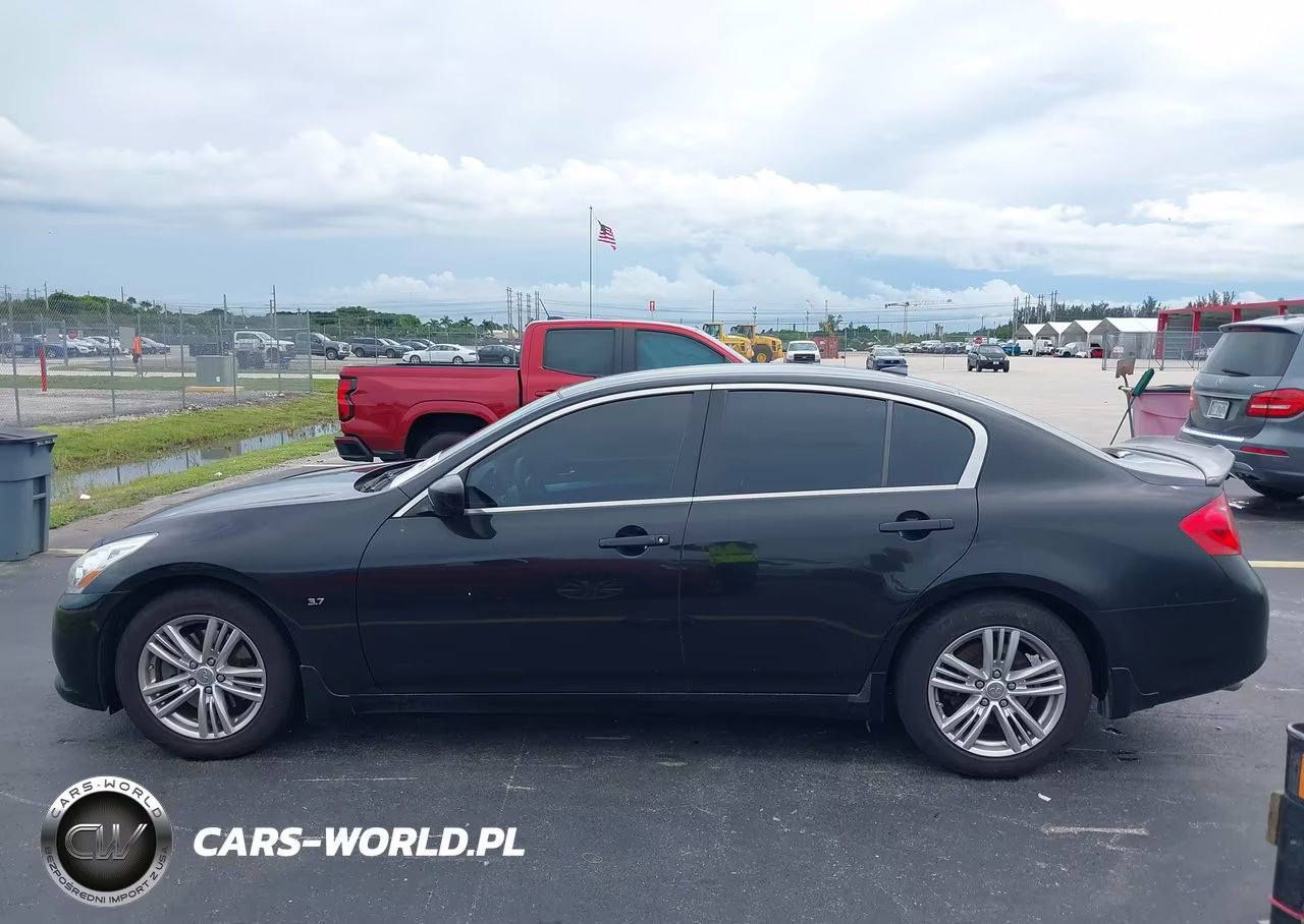 2015 Infiniti Q40 VIN:JN1CV6AP1FM500833 - 14