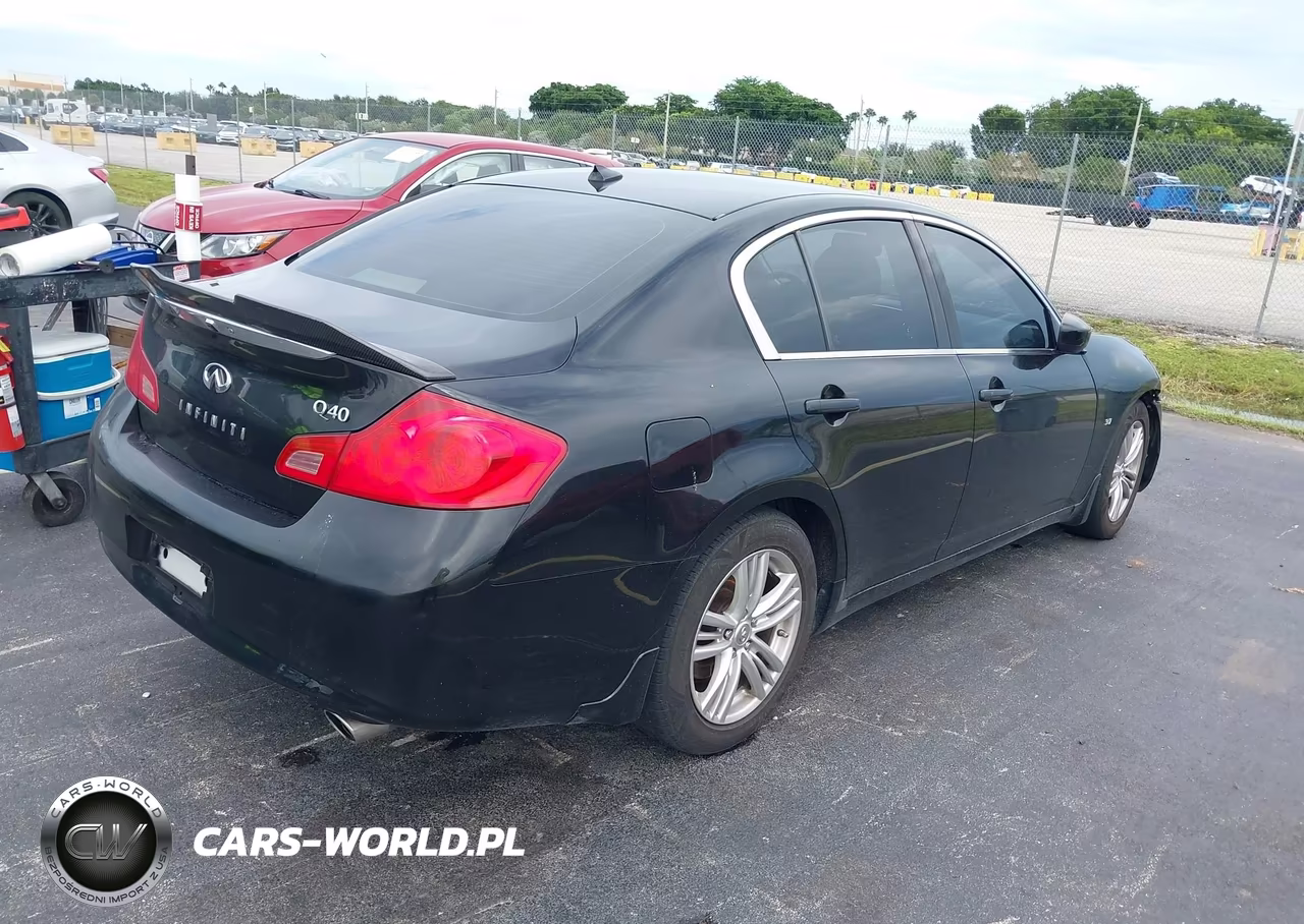 2015 Infiniti Q40 VIN:JN1CV6AP1FM500833 - 4