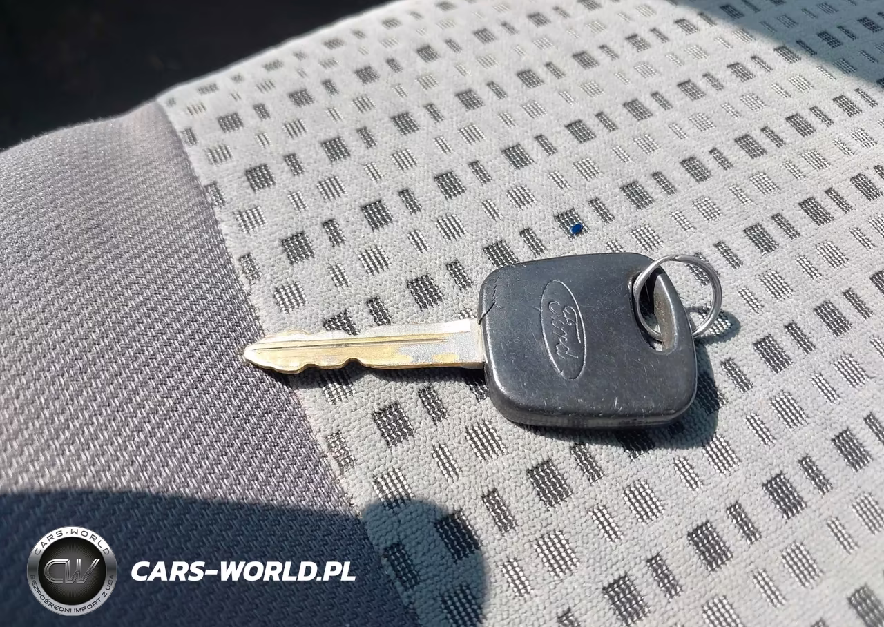2005 Ford Focus Zx4 VIN:1FAFP34N85W250657 - 11