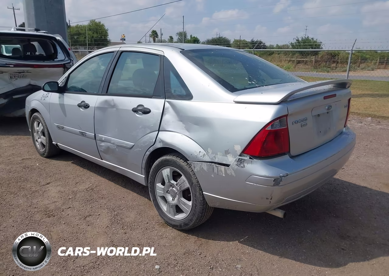 2005 Ford Focus Zx4 VIN:1FAFP34N85W250657 - 3