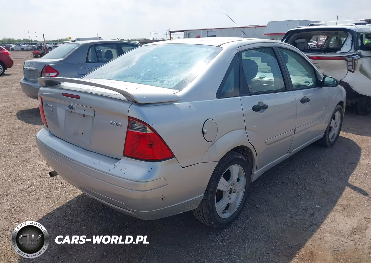 2005 Ford Focus Zx4 VIN:1FAFP34N85W250657 - 4