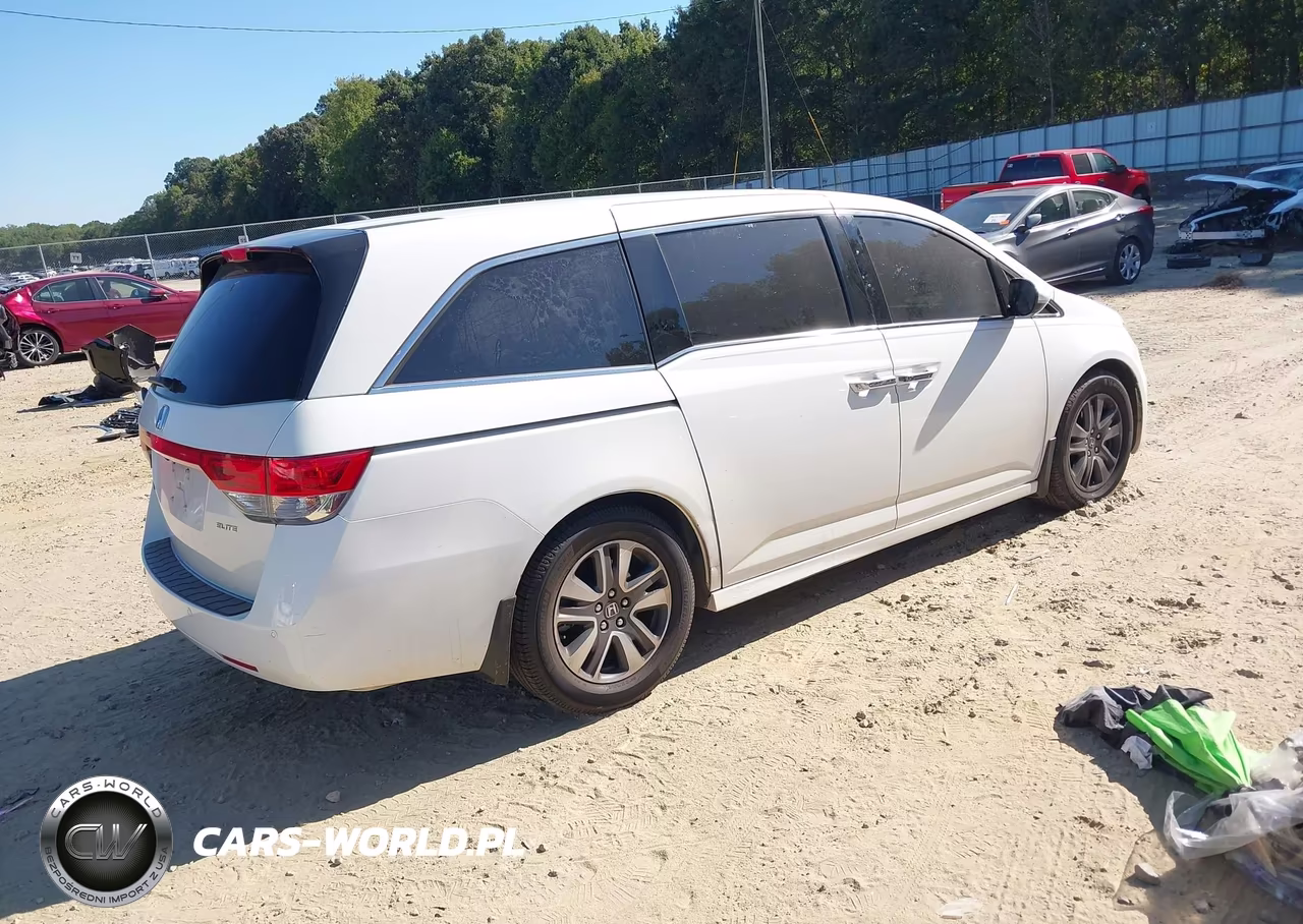 2015 Honda Odyssey Touring-Touring Elite VIN:5FNRL5H95FB015117 - 4