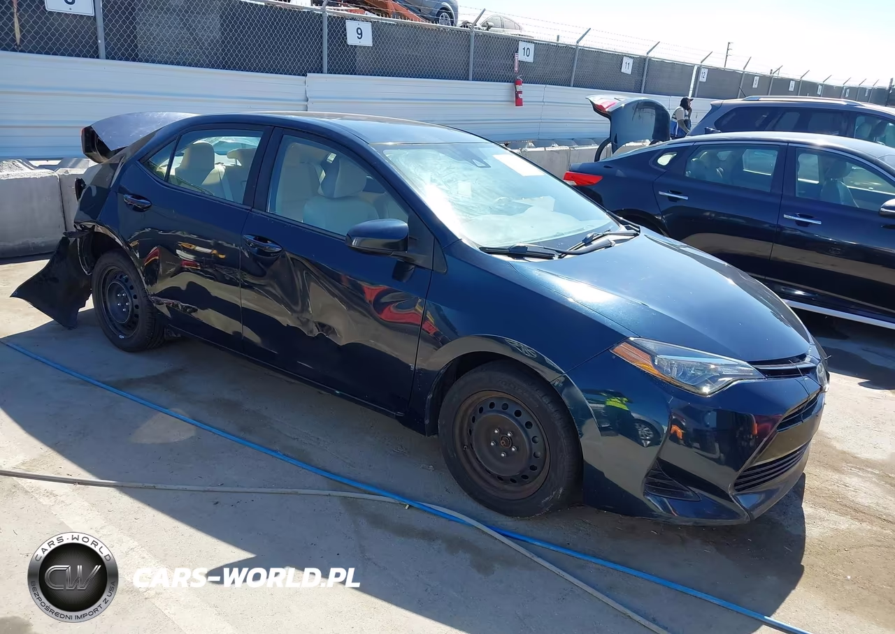 2017 Toyota Corolla Le VIN:5YFBURHE8HP715417 - 1
