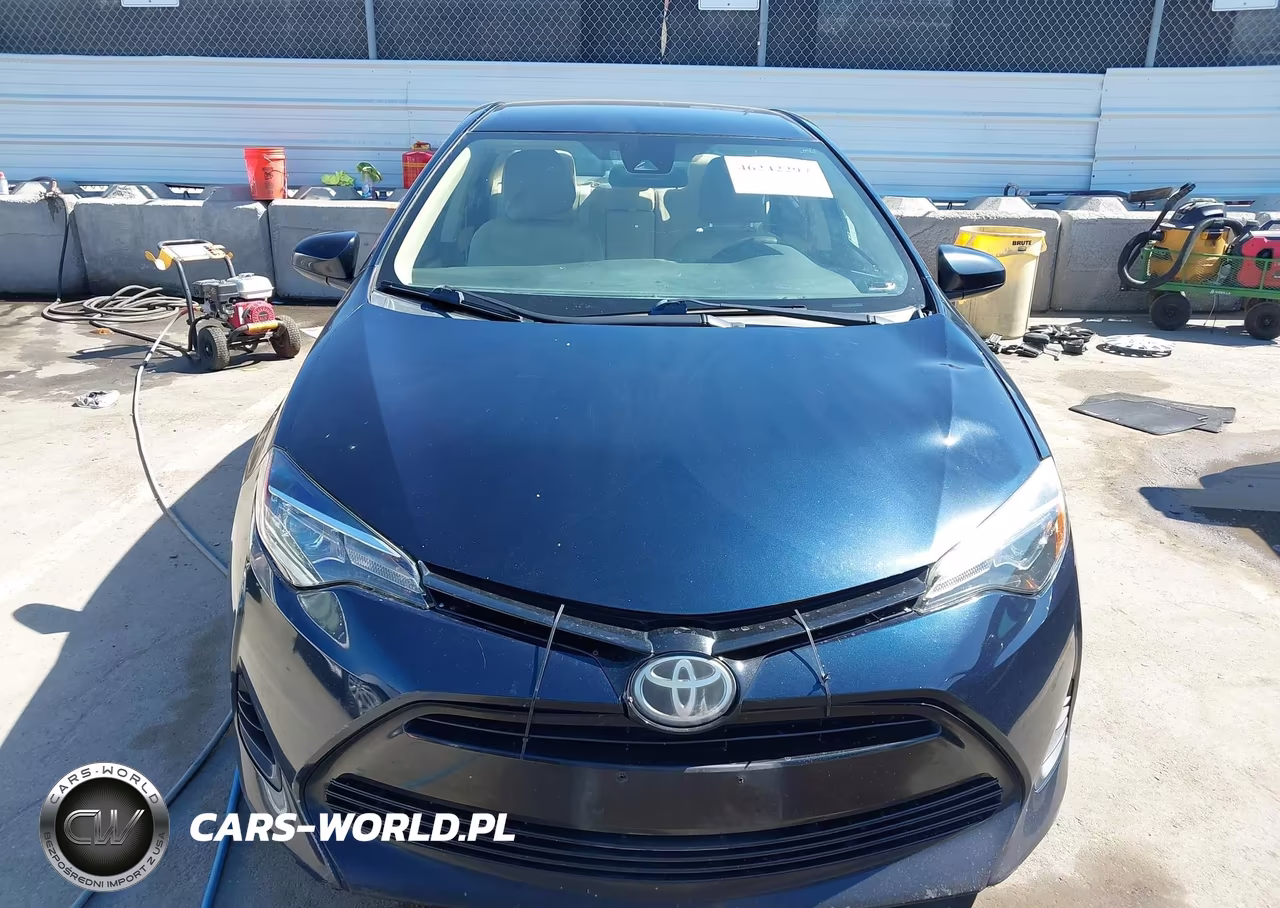 2017 Toyota Corolla Le VIN:5YFBURHE8HP715417 - 12