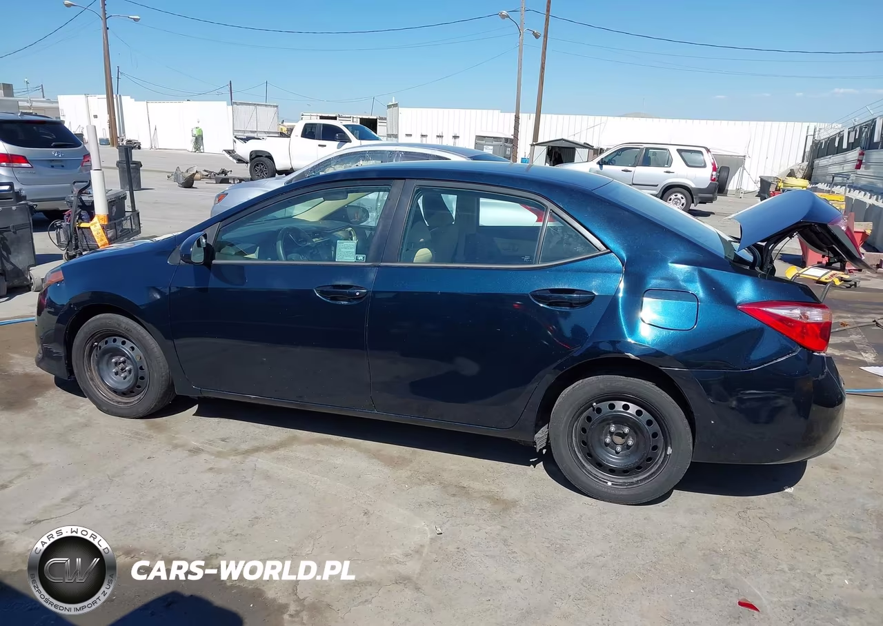 2017 Toyota Corolla Le VIN:5YFBURHE8HP715417 - 14