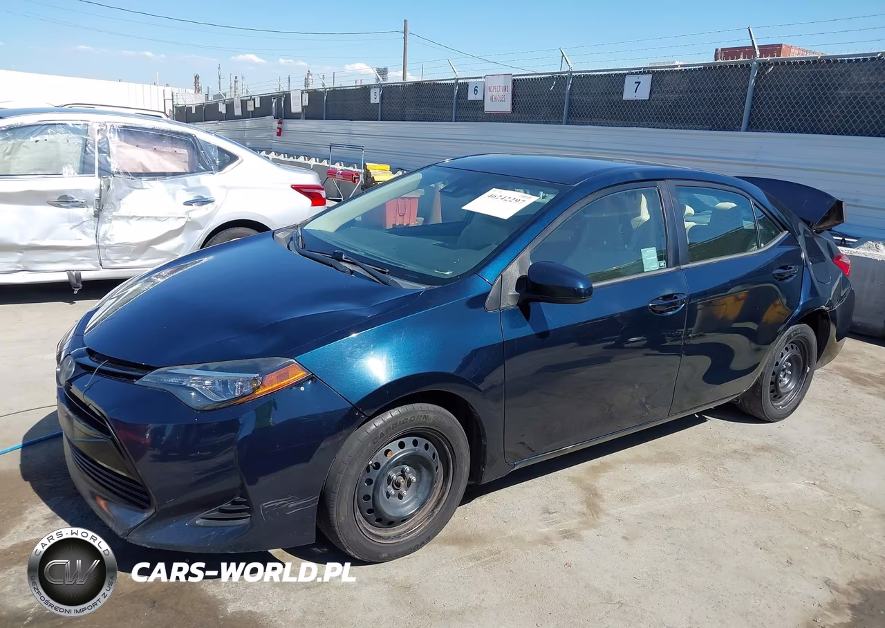 2017 Toyota Corolla Le VIN:5YFBURHE8HP715417 - 2