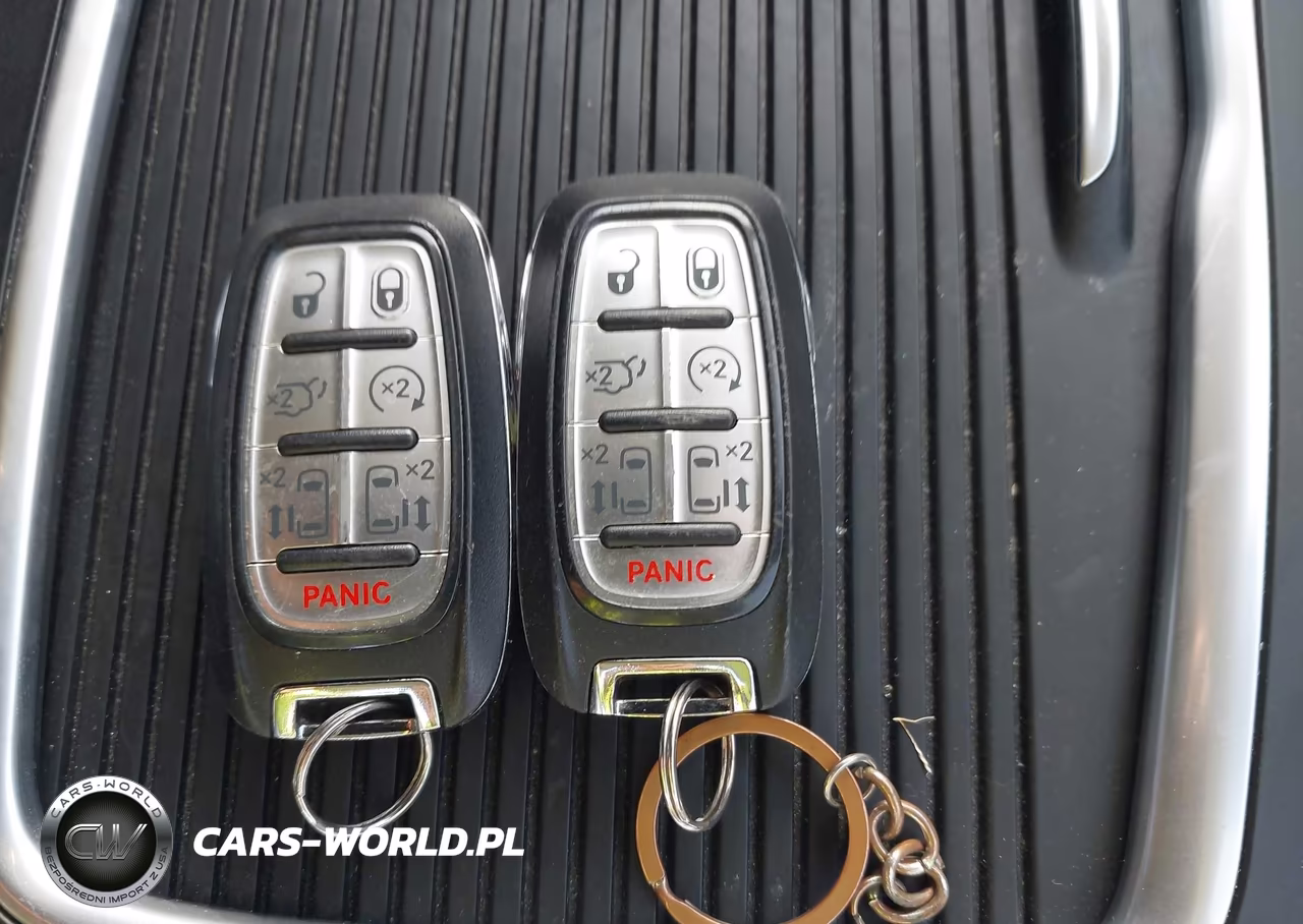 2022 Chrysler Pacifica Hybrid Touring L VIN:2C4RC1L79NR205407 - 11