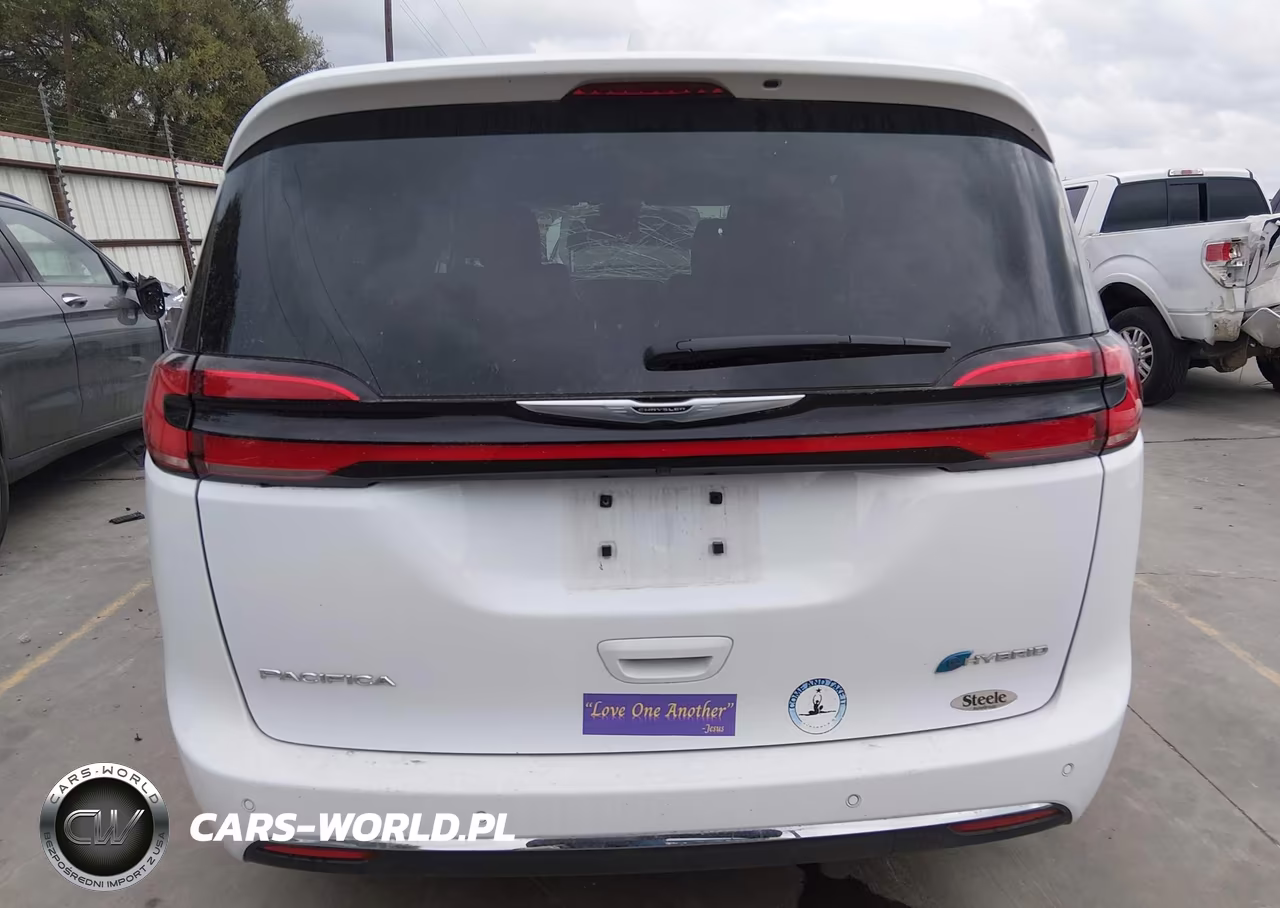 2022 Chrysler Pacifica Hybrid Touring L VIN:2C4RC1L79NR205407 - 16