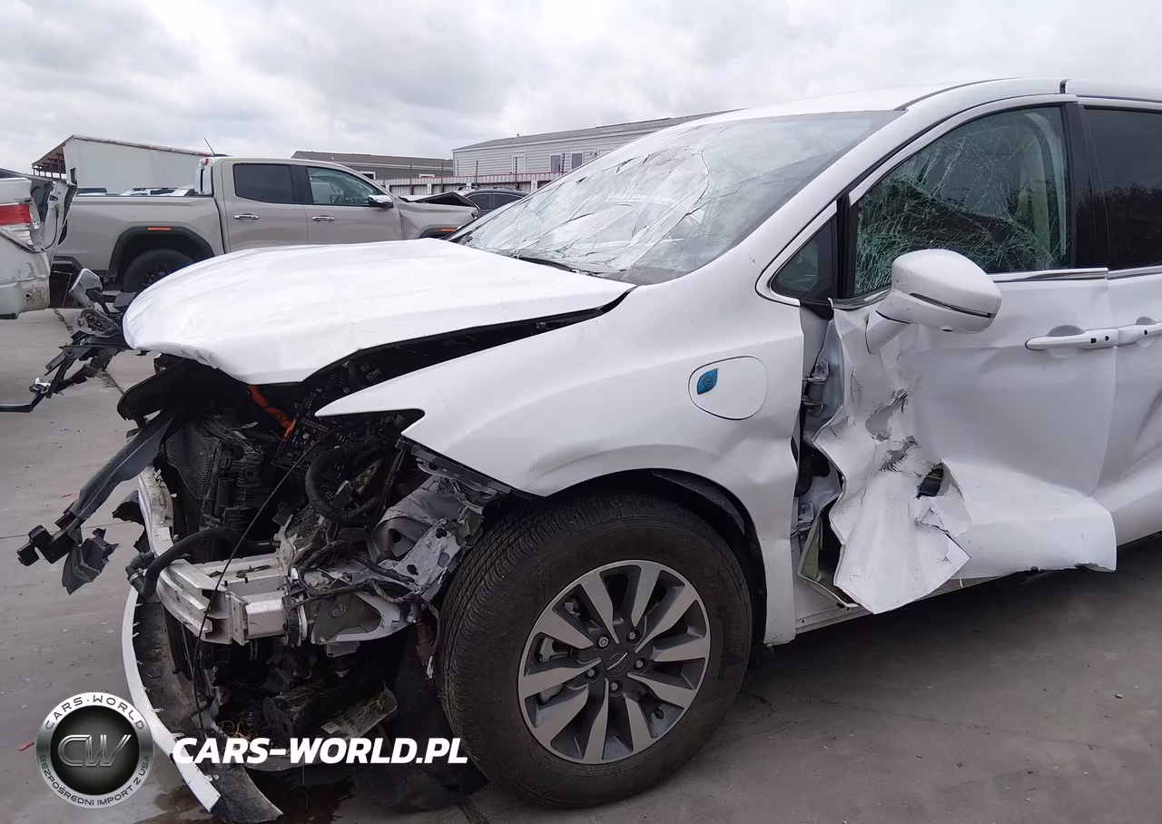 2022 Chrysler Pacifica Hybrid Touring L VIN:2C4RC1L79NR205407 - 18