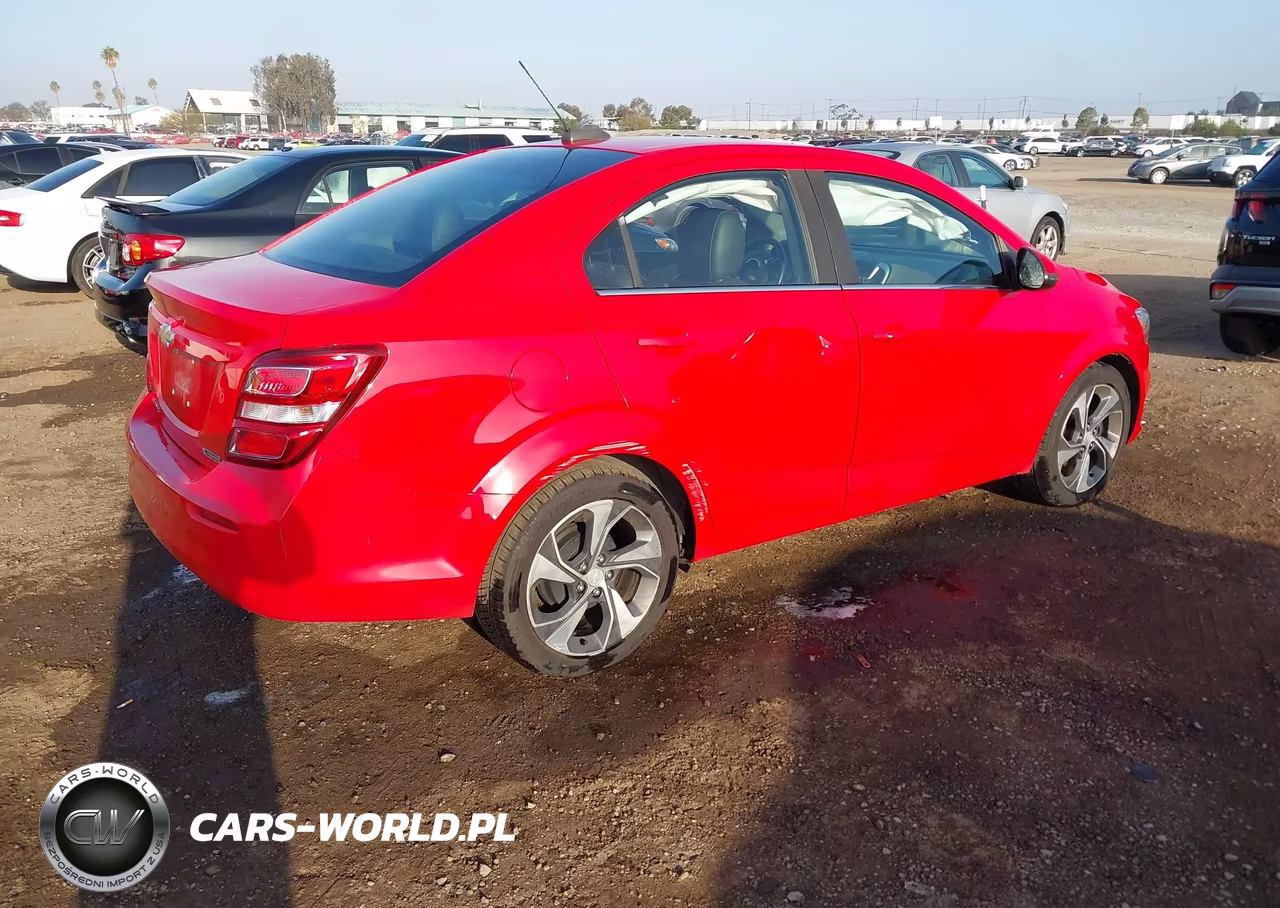 2019 Chevrolet Sonic Premier Auto VIN:1G1JF5SB7K4129937 - 4
