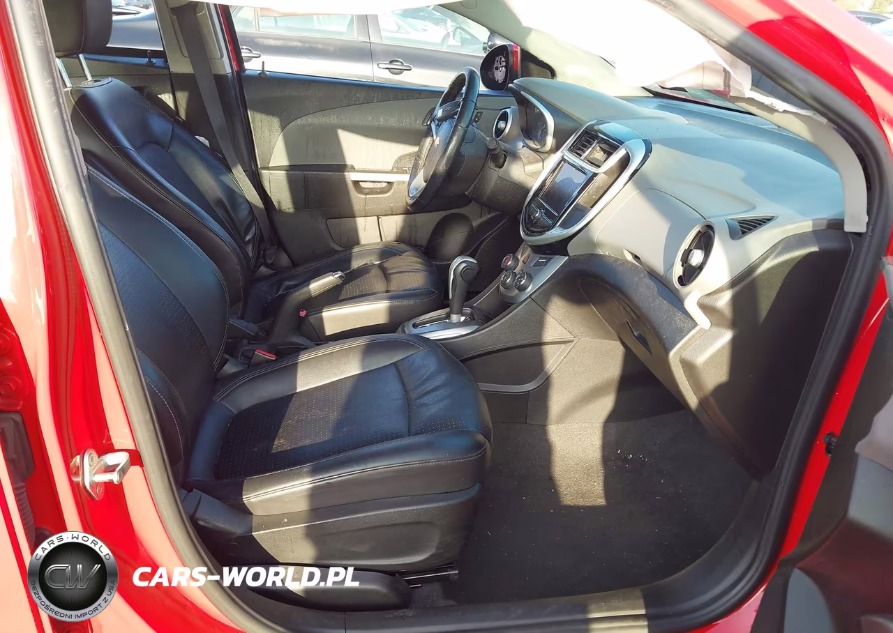 2019 Chevrolet Sonic Premier Auto VIN:1G1JF5SB7K4129937 - 5