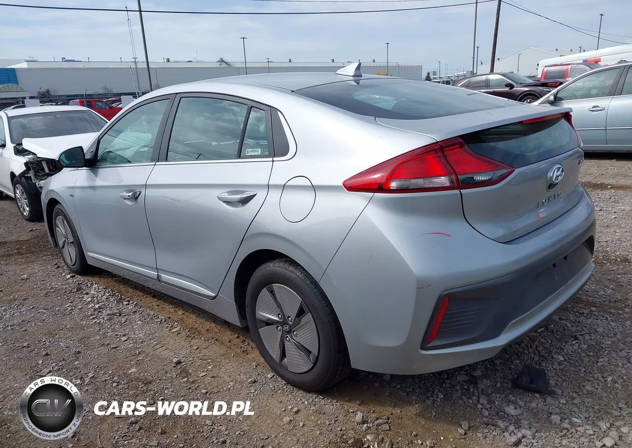 2020 Hyundai Ioniq Hybrid Se VIN:KMHC75LC7LU220563 - 3
