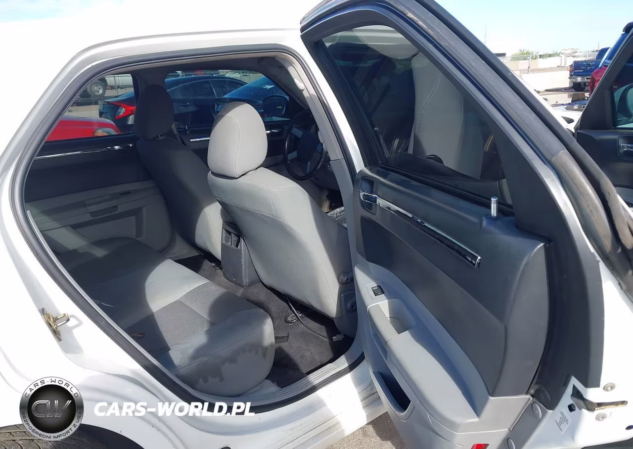 2006 Chrysler 300 Touring VIN:2C3KA53G56H384281 - 8