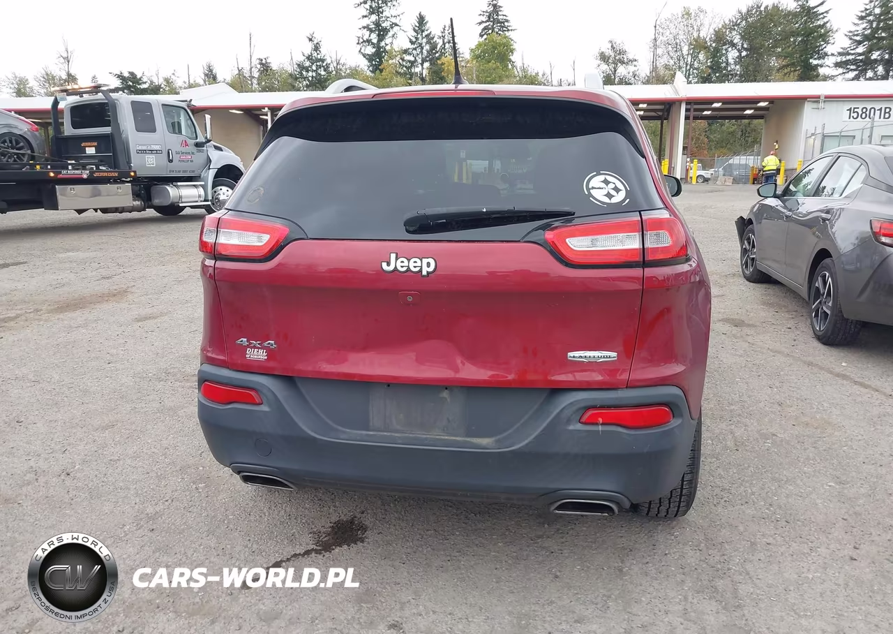 2015 Jeep Cherokee Latitude VIN:1C4PJMCS4FW769767 - 17