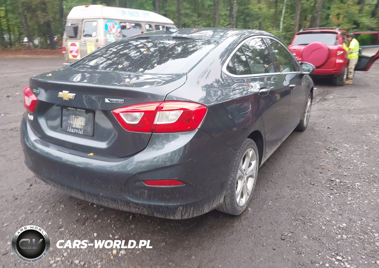 2017 Chevrolet Cruze Premier Auto VIN:1G1BF5SM4H7260899 - 4