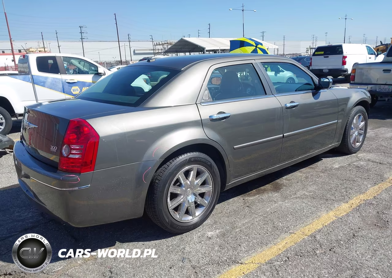 2010 Chrysler 300 Touring-Signature Series-Executive Series VIN:2C3CA5CV2AH279788 - 4