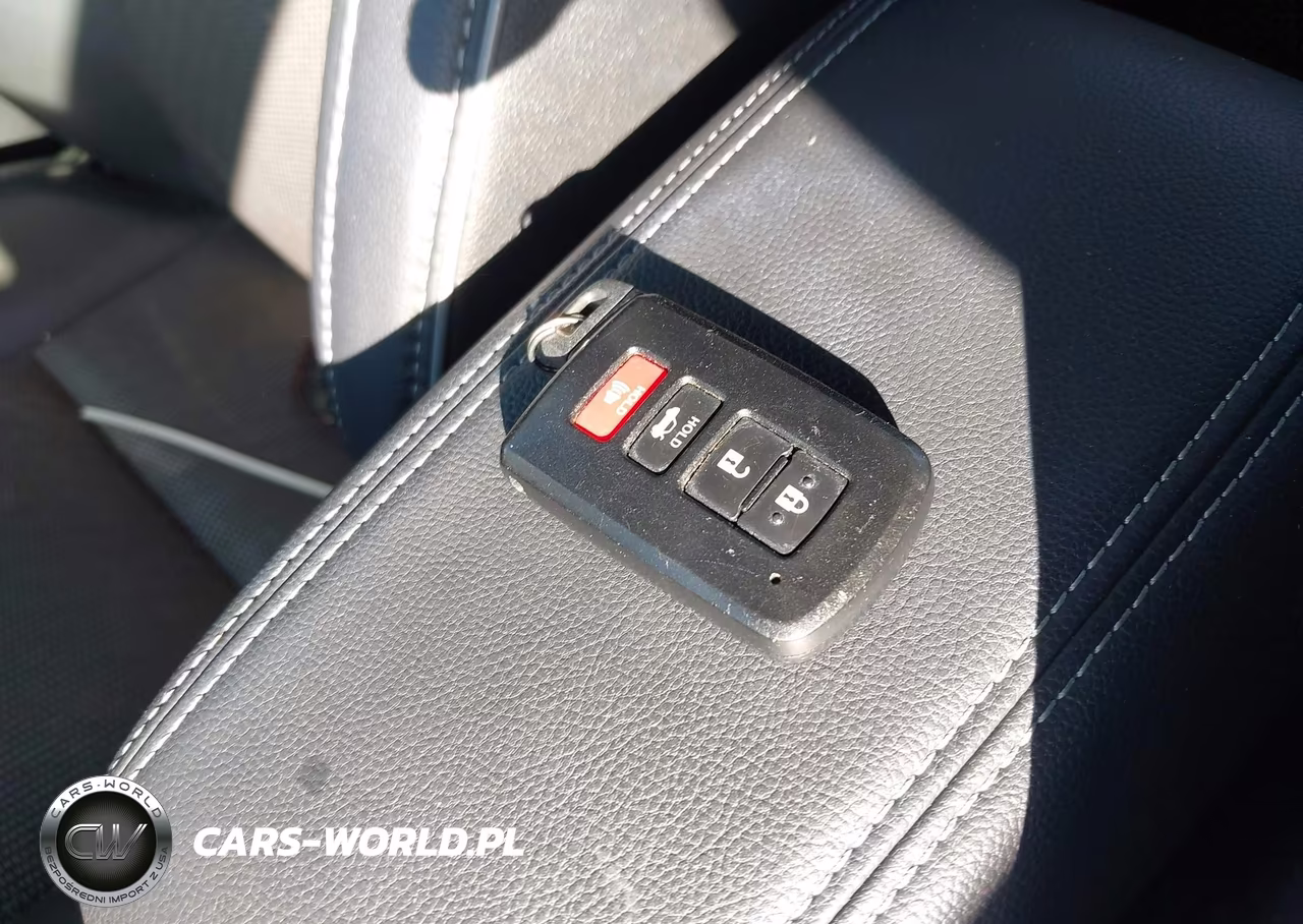 2015 Toyota Corolla S Plus VIN:5YFBURHE7FP310629 - 11