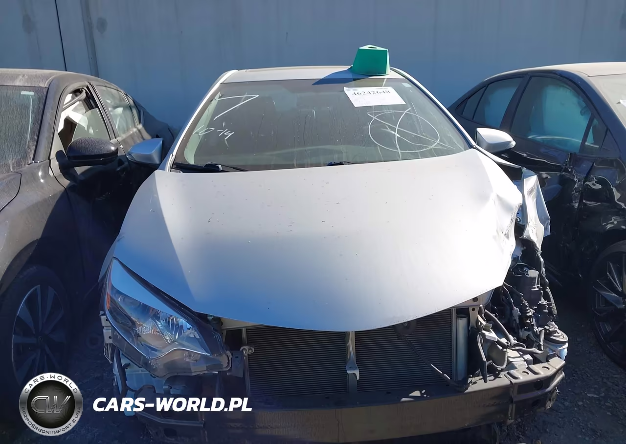 2015 Toyota Corolla S Plus VIN:5YFBURHE7FP310629 - 12