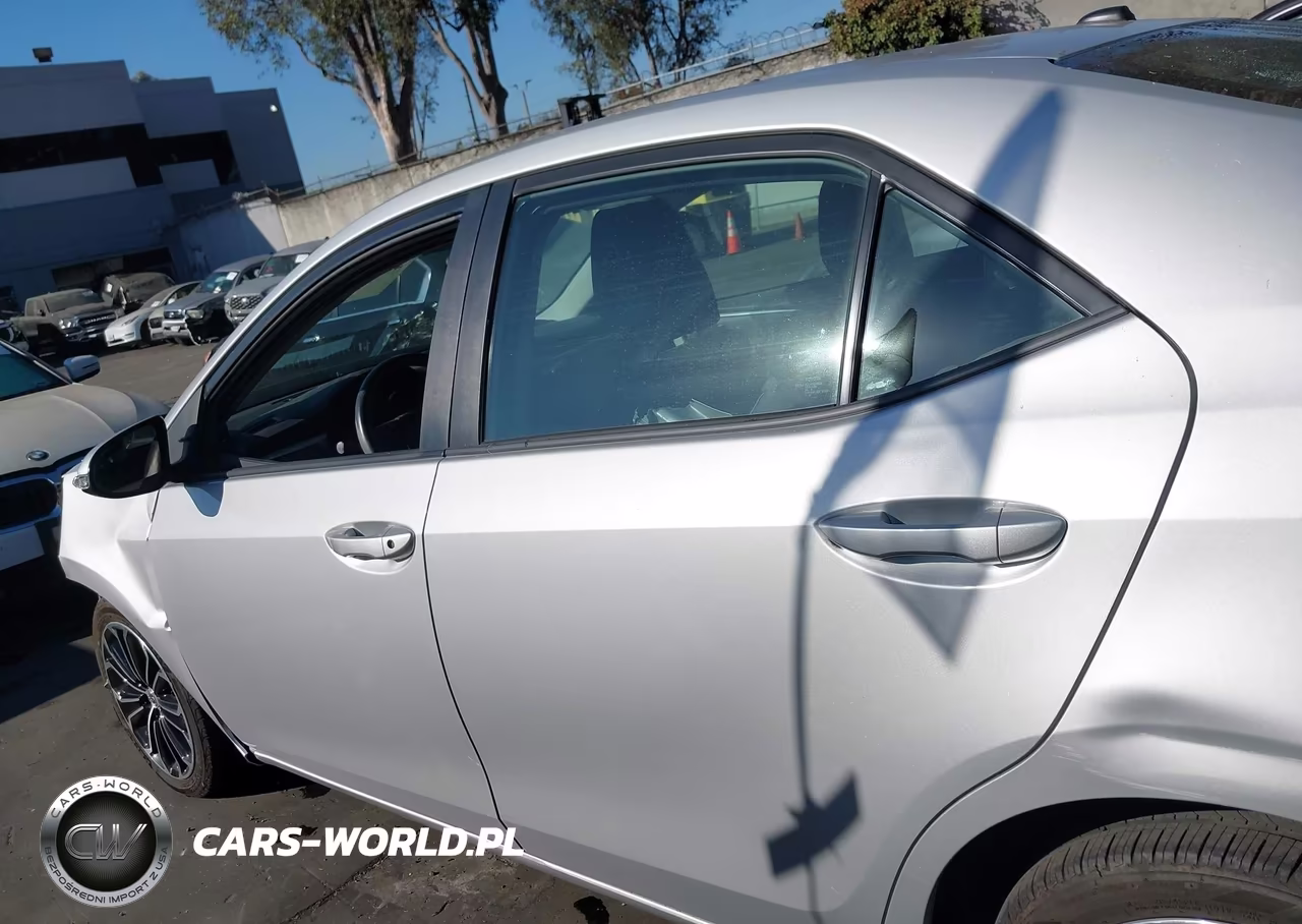 2015 Toyota Corolla S Plus VIN:5YFBURHE7FP310629 - 14