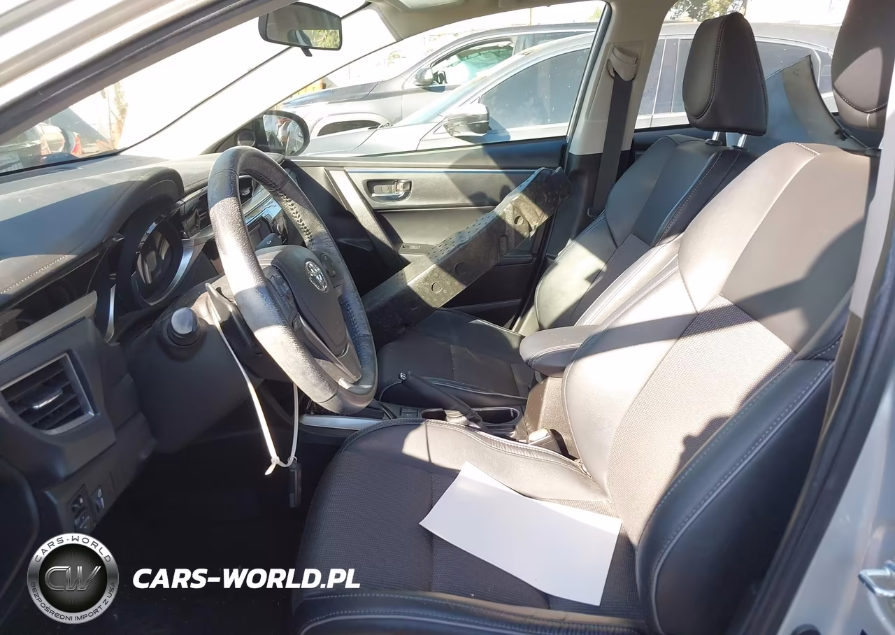 2015 Toyota Corolla S Plus VIN:5YFBURHE7FP310629 - 17