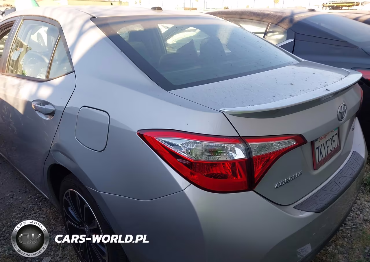 2015 Toyota Corolla S Plus VIN:5YFBURHE7FP310629 - 3